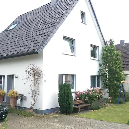 Geraumiges Ferienhaus Bad Salzuflen: Spacious 4-Bedroom Retreat for Business & Families Exterior photo